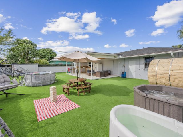 Дом в аренду по адресу 2128 Dock Street - фото 6717326