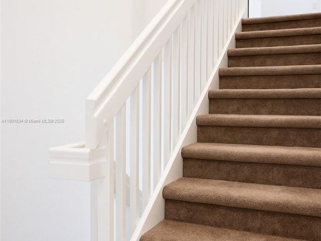 Дом в аренду по адресу 2664 SE 19th St 2664 - фото 7451505