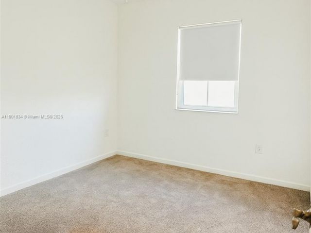 Дом в аренду по адресу 2664 SE 19th St 2664 - фото 7451509