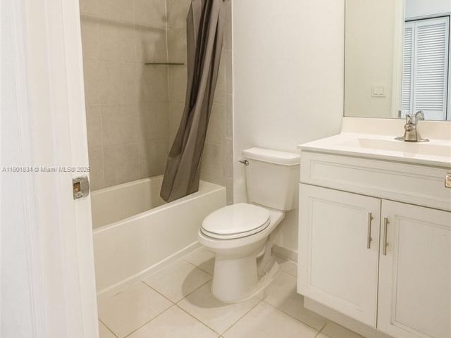 Дом в аренду по адресу 2664 SE 19th St 2664 - фото 7451510