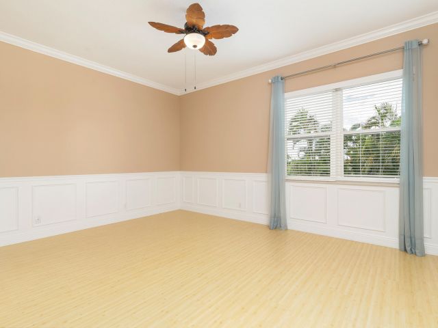 Продажа дома по адресу 9741 Spray Drive - фото 6721739