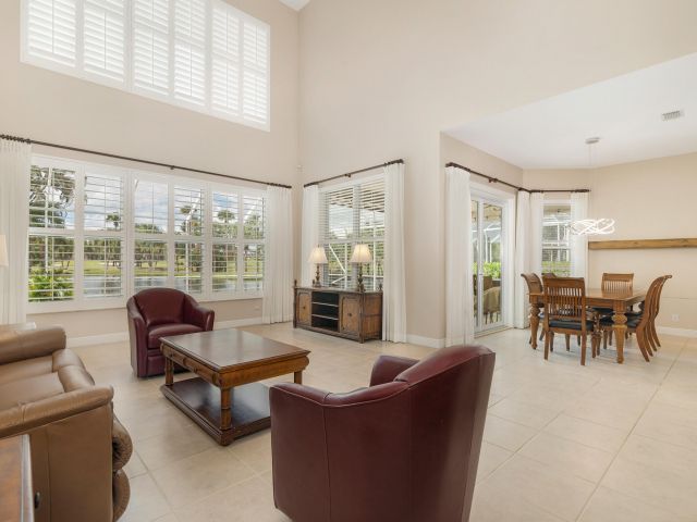 Продажа дома по адресу 9741 Spray Drive - фото 6721747