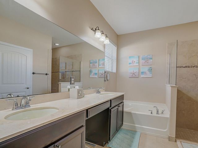 Продажа дома по адресу 9328 Silent Oak Circle - фото 6712858