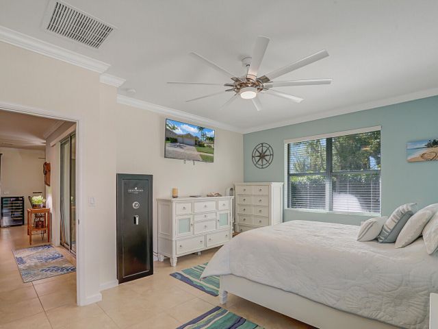 Продажа дома по адресу 9328 Silent Oak Circle - фото 6712859