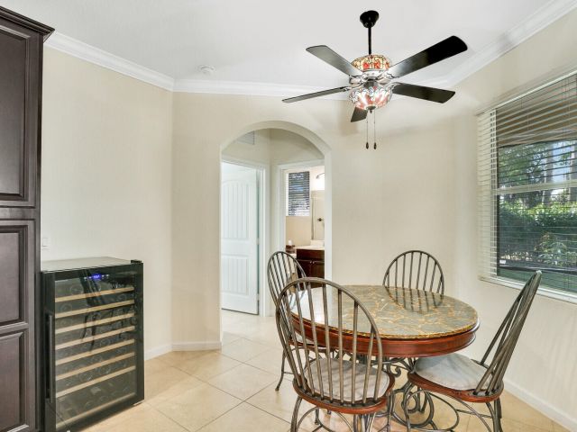 Продажа дома по адресу 9328 Silent Oak Circle - фото 6712867