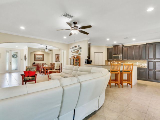 Продажа дома по адресу 9328 Silent Oak Circle - фото 6712868