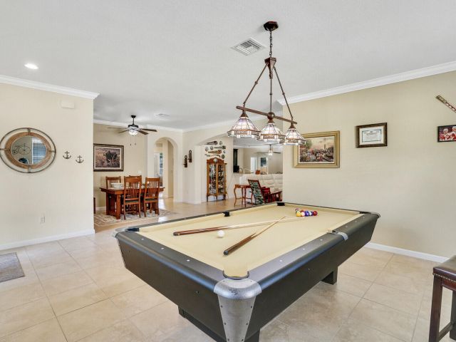 Продажа дома по адресу 9328 Silent Oak Circle - фото 6712872