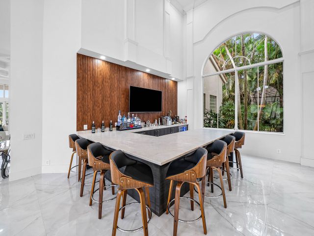 Продажа дома по адресу 15951 Laurel Creek Drive - фото 6707844