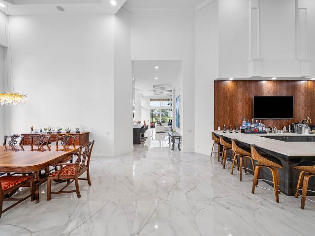 Продажа дома по адресу 15951 Laurel Creek Drive - фото 6707846