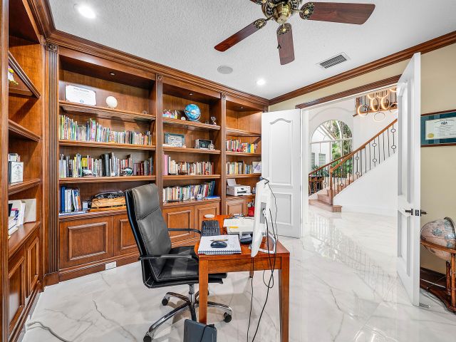 Продажа дома по адресу 15951 Laurel Creek Drive - фото 6707847