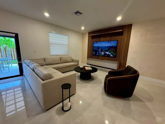 Продажа дома по адресу 11910 SW 243rd St - фото 7987121