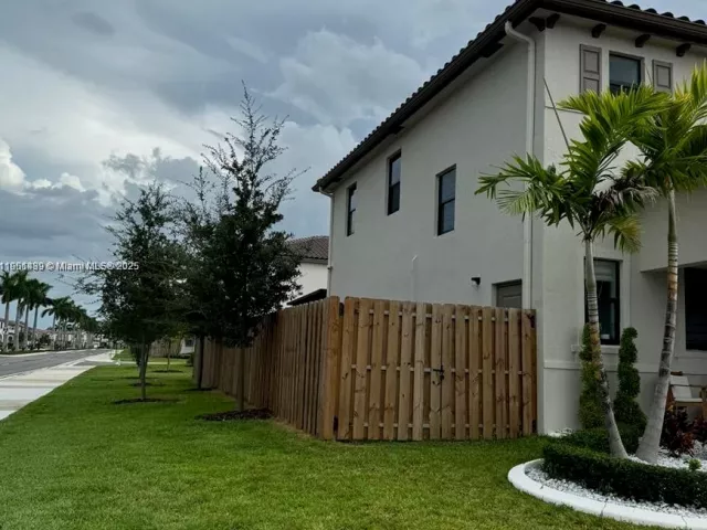 Продажа дома по адресу 11910 SW 243rd St - фото 6703367