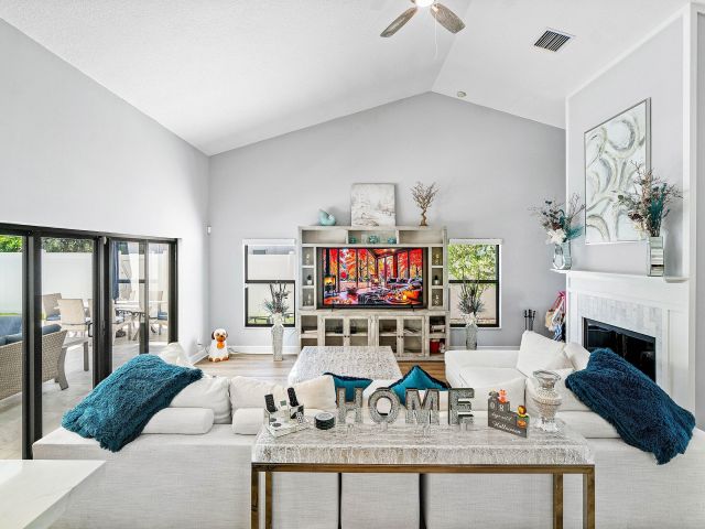 Продажа дома по адресу 1338 SW 3rd Street - фото 6703648