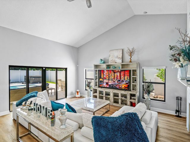 Продажа дома по адресу 1338 SW 3rd Street - фото 6703652