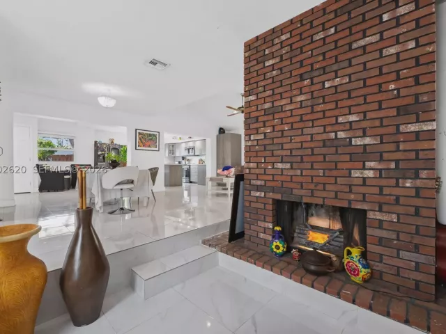 Продажа дома по адресу 10610 SW 128th Ave - фото 9111589