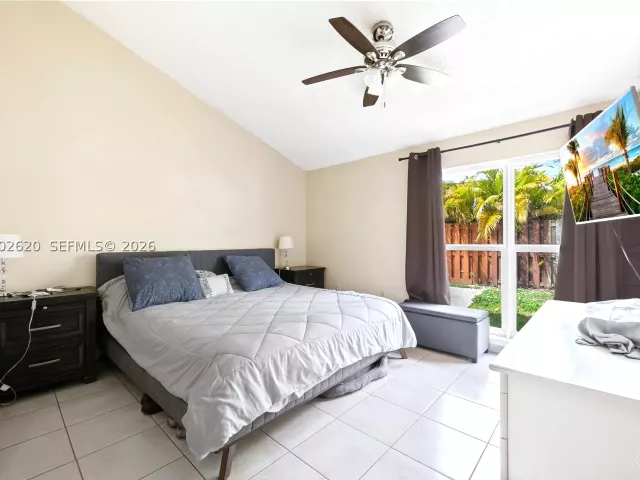 Продажа дома по адресу 10610 SW 128th Ave - фото 9111596