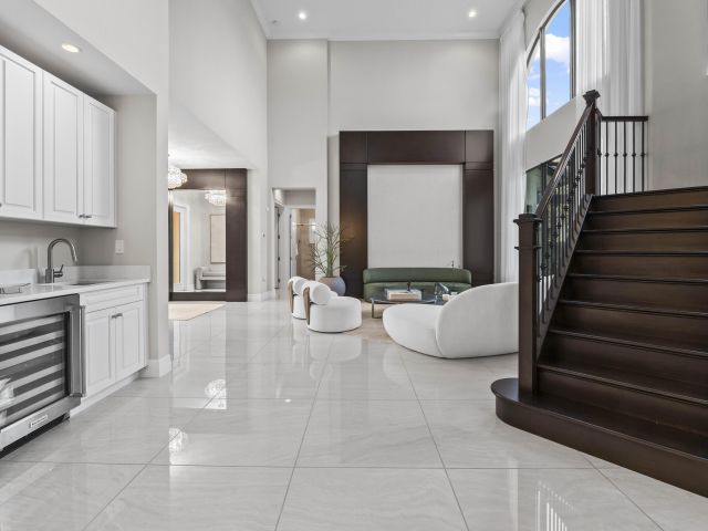 Продажа дома по адресу 9795 Rennes Lane - фото 6713058