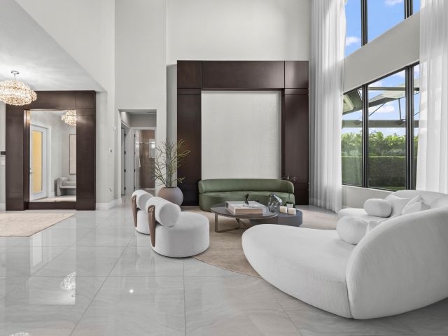 Продажа дома по адресу 9795 Rennes Lane - фото 6713060