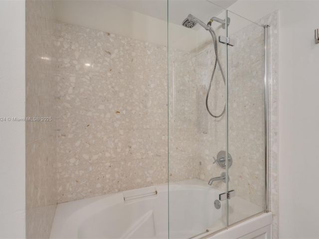 Продажа квартиры #3605 - фото 6711358