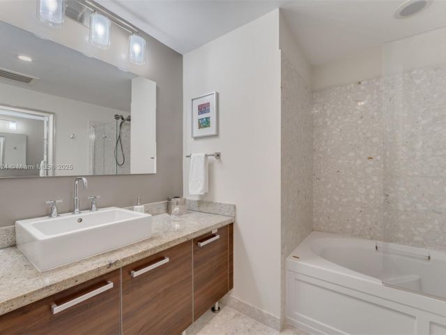 Продажа квартиры #3605 - фото 6711359