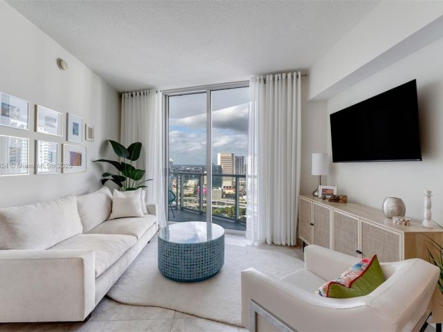 Продажа квартиры #3605 - фото 6711365