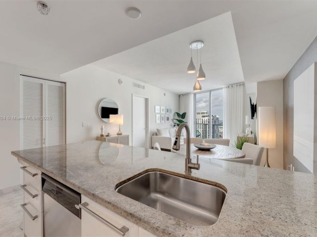 Продажа квартиры #3605 - фото 6711369