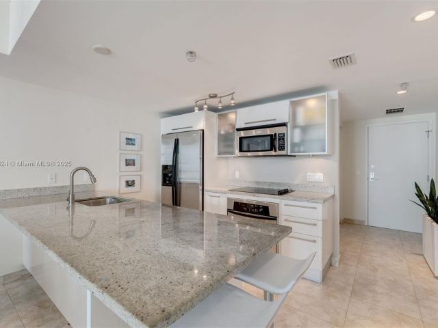 Продажа квартиры #3605 - фото 6711370