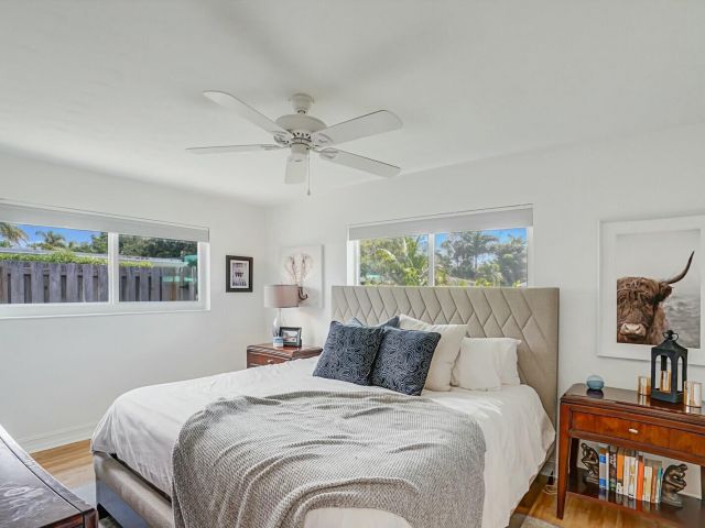 Продажа дома по адресу 455 NE 34th Street - фото 6781276