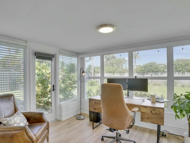 Продажа дома по адресу 455 NE 34th Street - фото 6781284