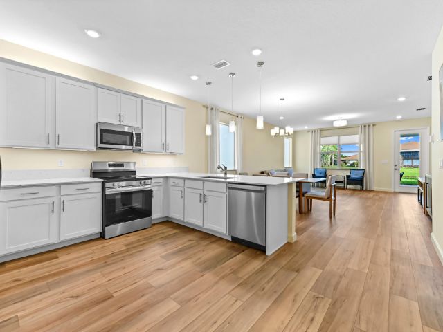 Продажа дома по адресу 5783 Graceful Way - фото 6707739