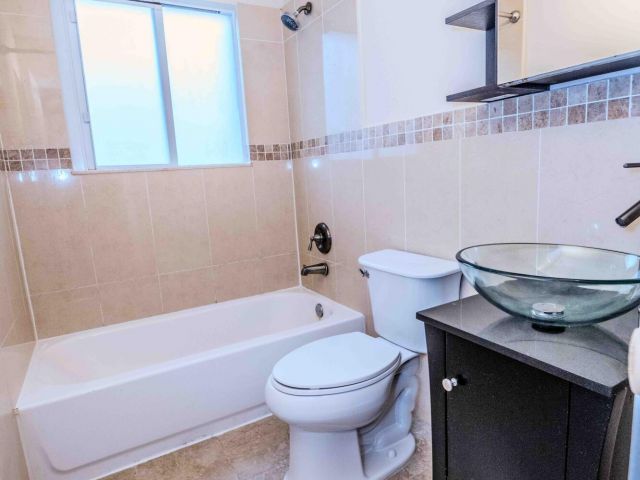 Дом в аренду по адресу 8111 Cedar Hollow Lane Lane - фото 6704776