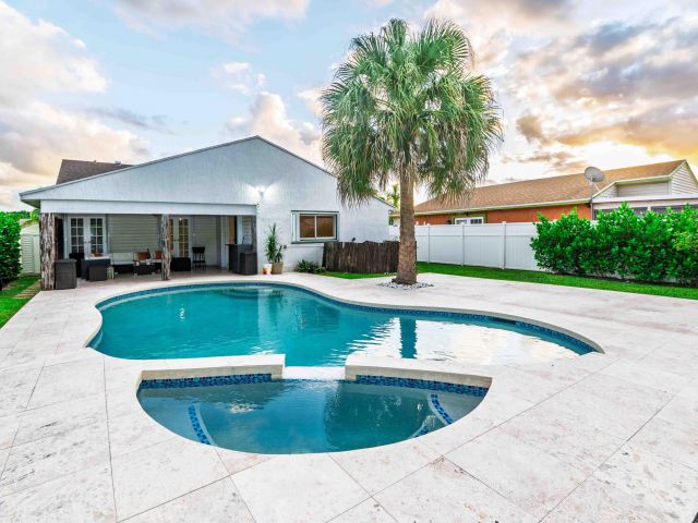 Дом в аренду по адресу 8111 Cedar Hollow Lane Lane - фото 6704787