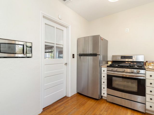 Продажа дома по адресу 341 Nottingham Boulevard - фото 6708284