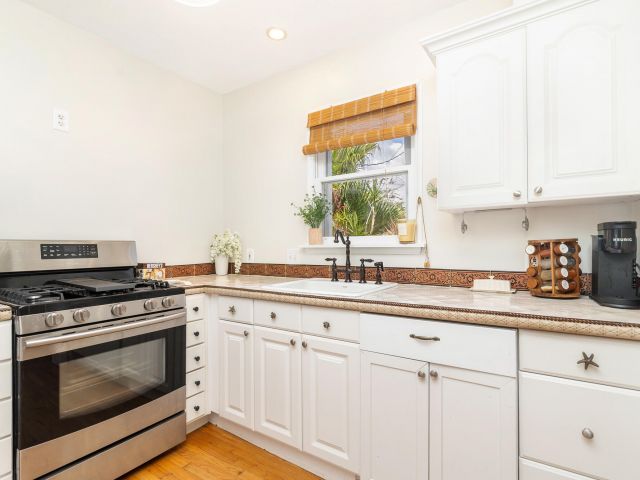 Продажа дома по адресу 341 Nottingham Boulevard - фото 6708285