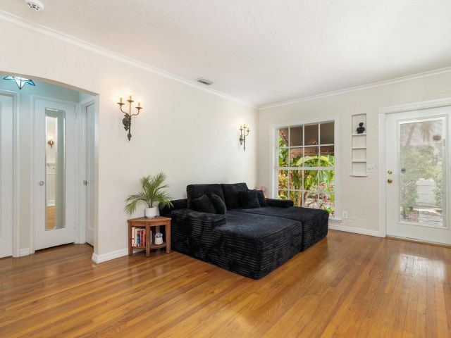 Продажа дома по адресу 341 Nottingham Boulevard - фото 6708288