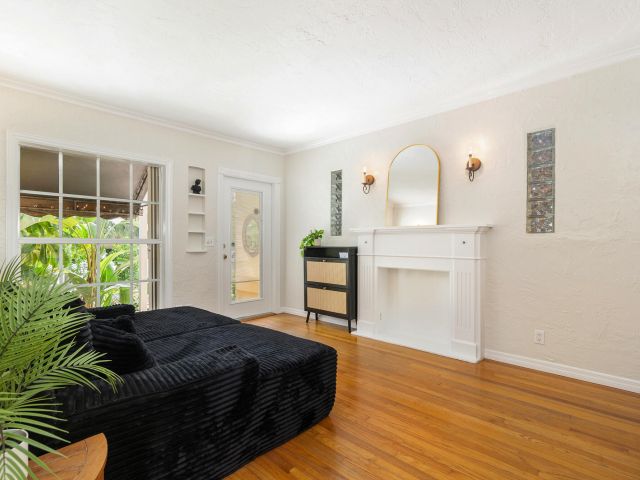 Продажа дома по адресу 341 Nottingham Boulevard - фото 6708289