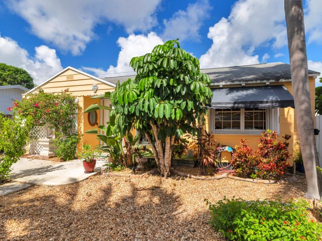 Продажа дома по адресу 341 Nottingham Boulevard - фото 6708290