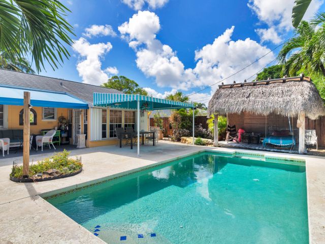 Продажа дома по адресу 341 Nottingham Boulevard - фото 6708291