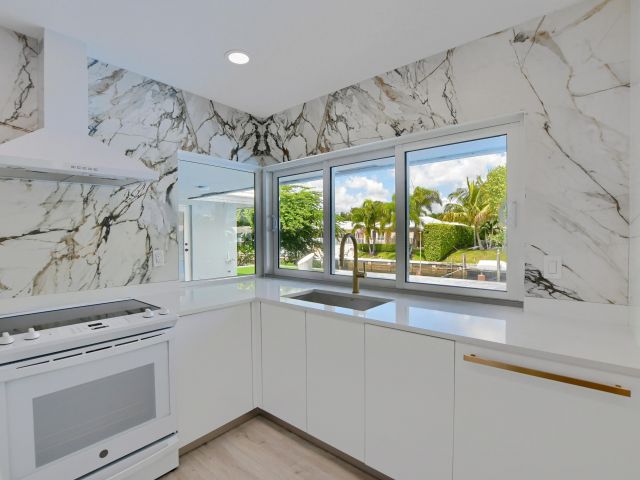 Дом в аренду по адресу 891 SW Hickory Terrace - фото 6705473