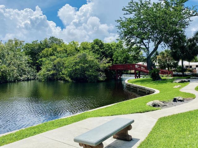 Дом в аренду по адресу 891 SW Hickory Terrace - фото 6705482