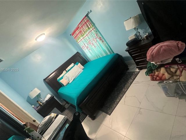 Продажа дома по адресу 1740 NW 126th St - фото 7455782