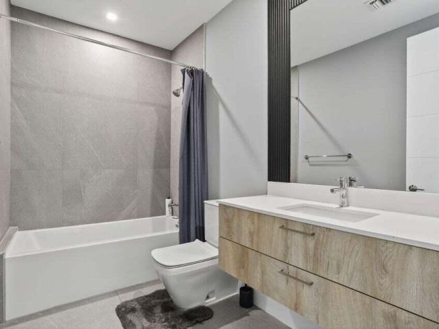 Дом в аренду по адресу 925 NE 6th Street - фото 6707417