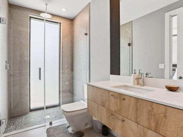 Дом в аренду по адресу 925 NE 6th Street - фото 6707420