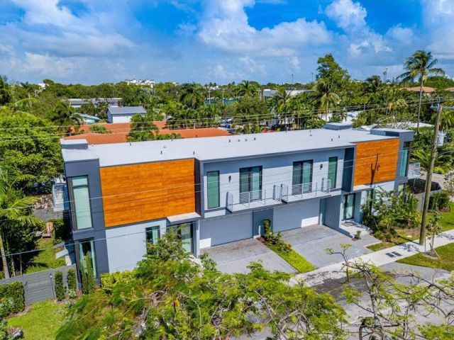 Дом в аренду по адресу 925 NE 6th Street - фото 6707435