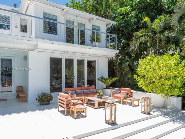 Продажа дома по адресу 302 W San Marino Dr - фото 6772221