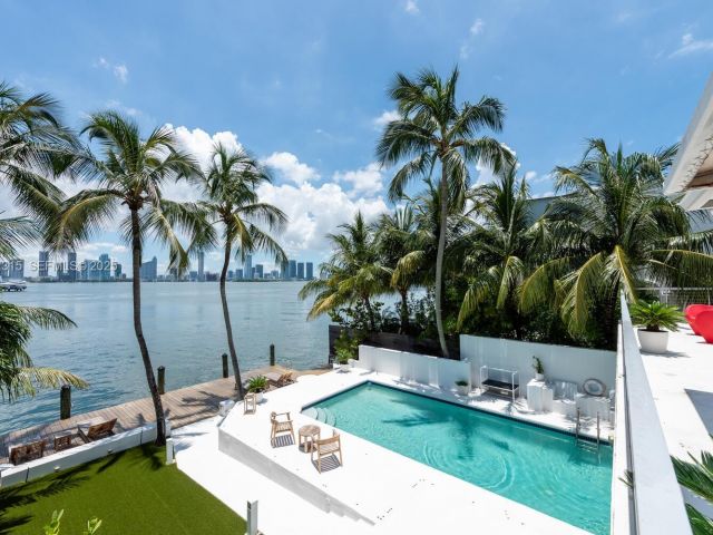 Продажа дома по адресу 302 W San Marino Dr - фото 6772231