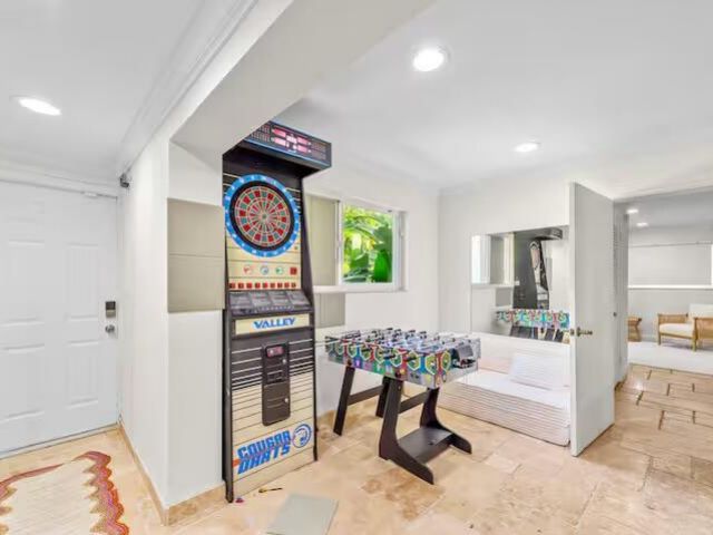 Дом в аренду по адресу 2780 NE 16th Street - фото 6750827