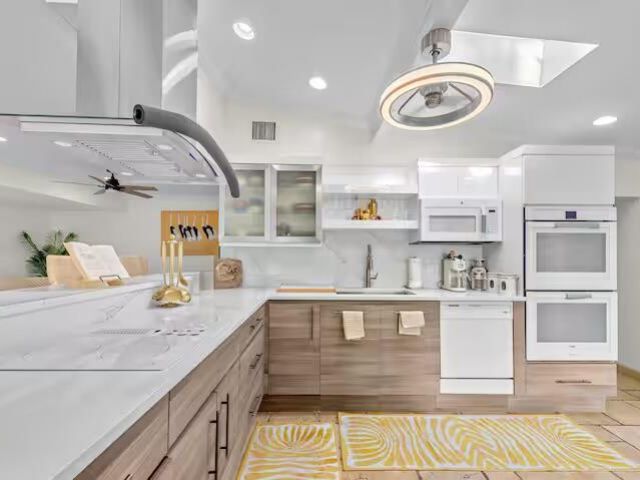 Дом в аренду по адресу 2780 NE 16th Street - фото 6750832