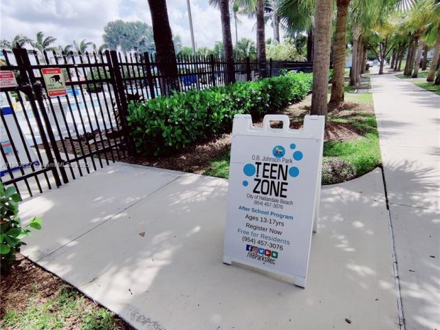 Дом в аренду по адресу 805 NW 3rd Ter 1 - фото 7461974