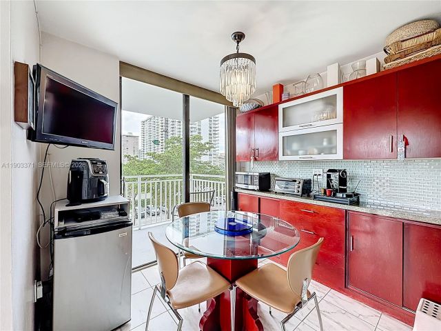 Продажа квартиры #409 - фото 6727215